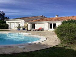 partie-salon-vue-piscine-sud