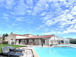 terrasse-avec-vue-piscine