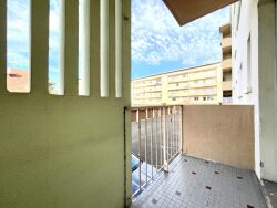 balcon-cote-rue-